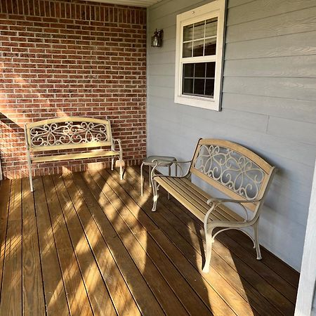 Bears Valley Inn - Great Location! - Peaceful, Children And Dog Friendly Retreat - Less Than 15 Min To All Attractions - Private Pool Club & Fishing Hole - Game Room With Tv Sevierville Εξωτερικό φωτογραφία
