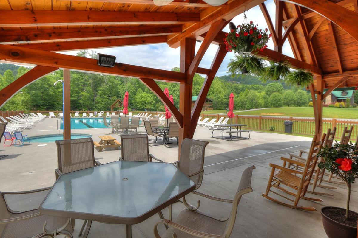 Bears Valley Inn - Great Location! - Peaceful, Children And Dog Friendly Retreat - Less Than 15 Min To All Attractions - Private Pool Club & Fishing Hole - Game Room With Tv Sevierville Εξωτερικό φωτογραφία